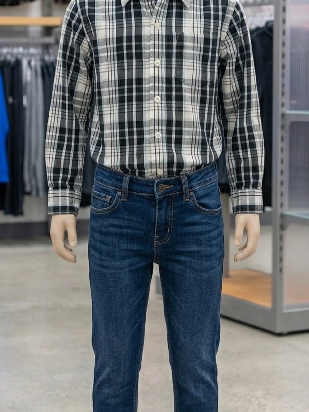 Basic Editions Black & White Plaid Button-Down Shirt.              KS 8
